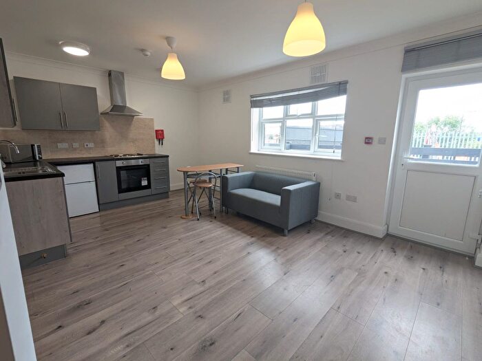 1 Bedroom Flat To Rent In Burnley Road, Dollis Hill, London, NW10