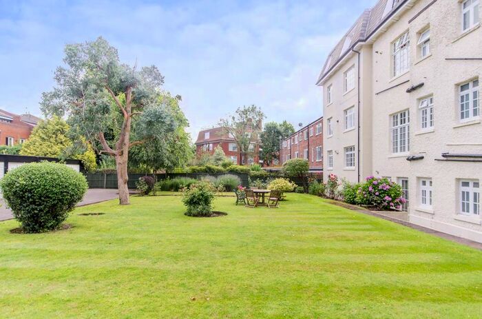 2 Bedroom Flat To Rent In Grosvenor Hill, Wimbledon Village, London, SW19