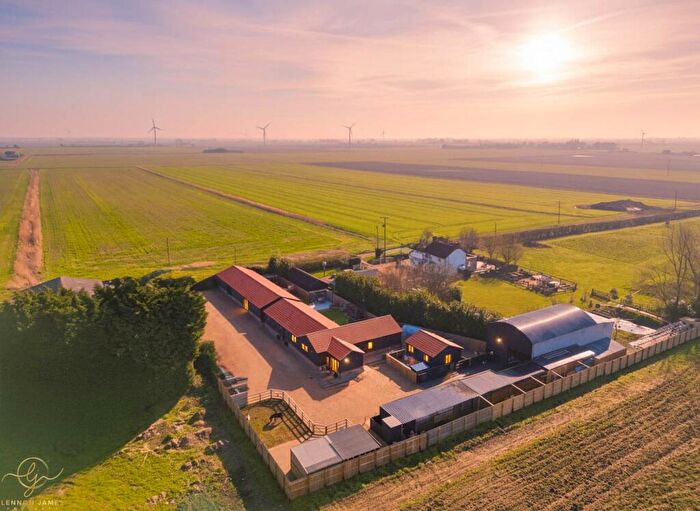 4 Bedroom Barn Conversion For Sale In Turf Drove, Whittlesey, PE7