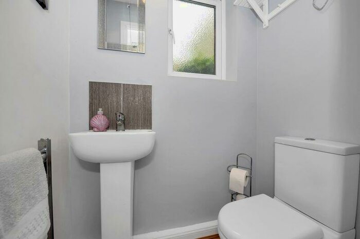 4 Bedroom Detached House For Sale In Lower Broom Road, Woolpit, IP30