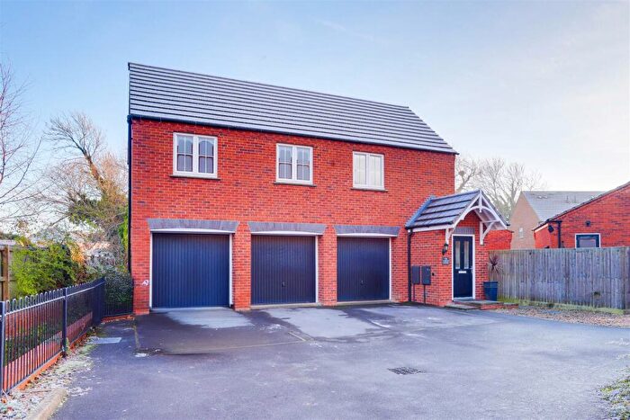 2 Bedroom Coach House To Rent In Woodhouse Gardens, Ruddington, Nottingham, NG11