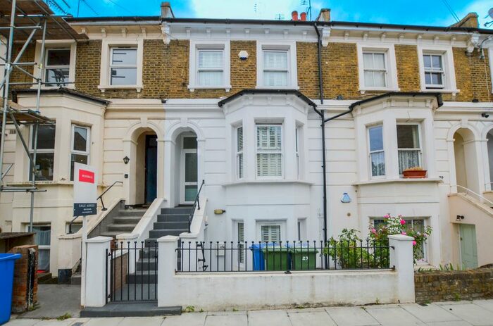 1 Bedroom Flat To Rent In Graces Road, London, SE5
