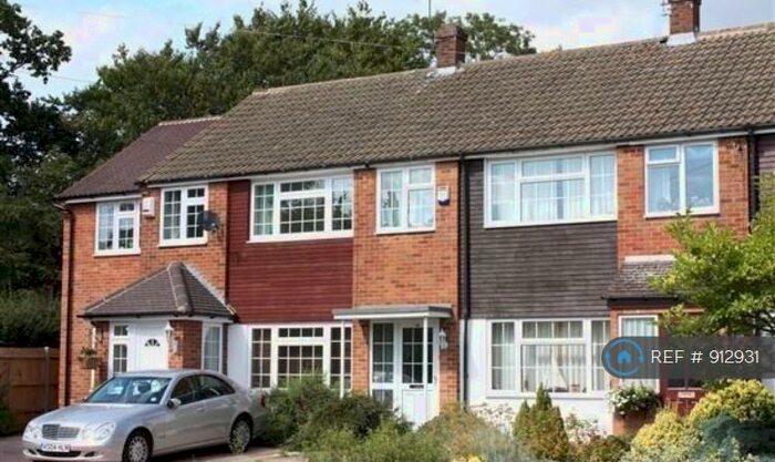 3 Bedroom Terraced House To Rent In Stubbs End Close, Amersham, HP6