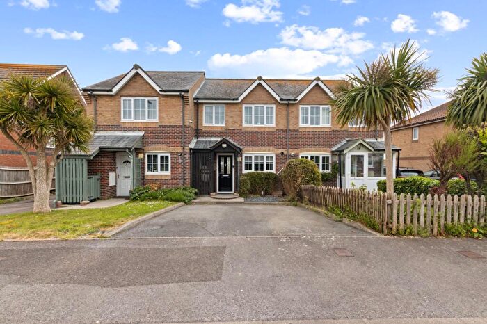 3 Bedroom Terraced House For Sale In Shalbourne Crescent, Bracklesham Bay, PO20