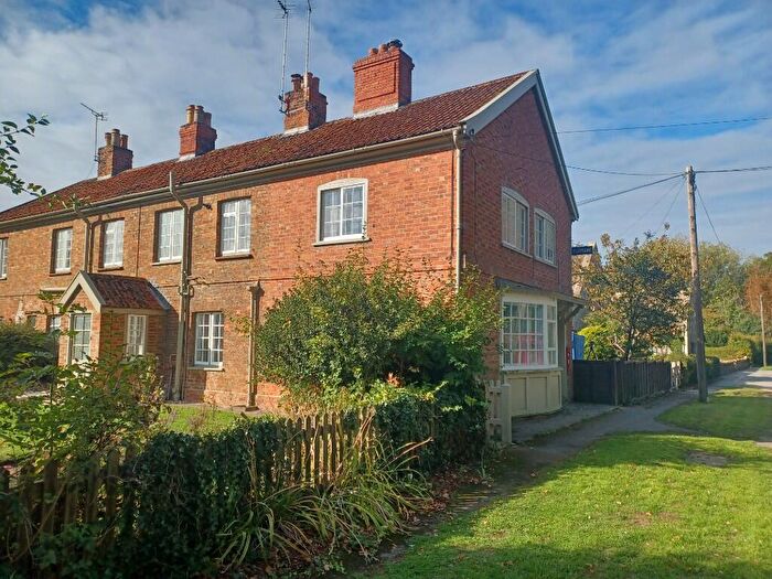 2 Bedroom End Of Terrace House To Rent In , SN7