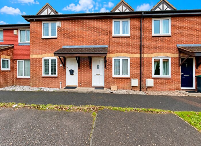 2 Bedroom Terraced House For Sale In Elveden Close, Luton, Bedfordshire, LU2
