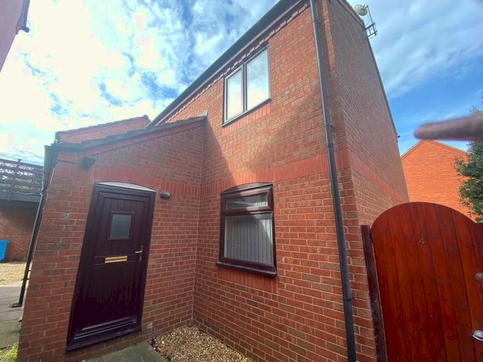 2 Bedroom Flat To Rent In Boatswain Croft, Hull, HU1