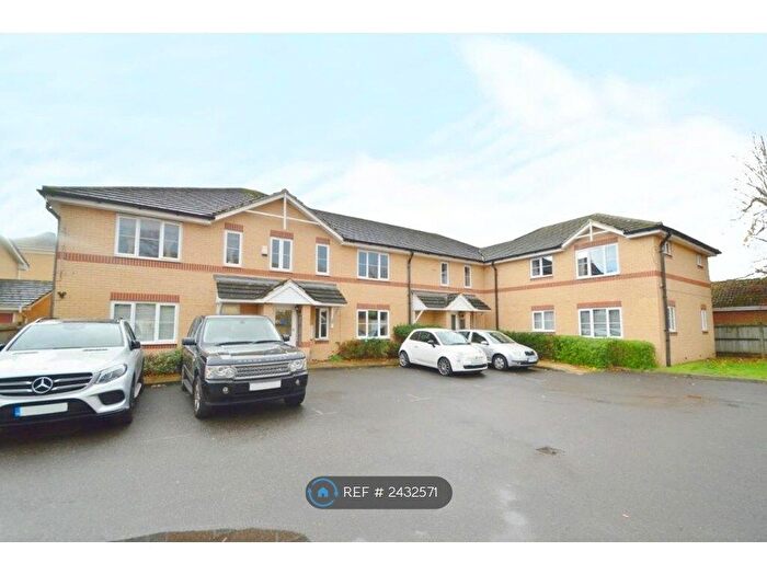 2 Bedroom Flat To Rent In Fleming Court, Slough, SL3