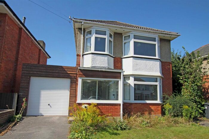 3 Bedroom Detached House To Rent In Uplands Road, Bournemouth, BH8