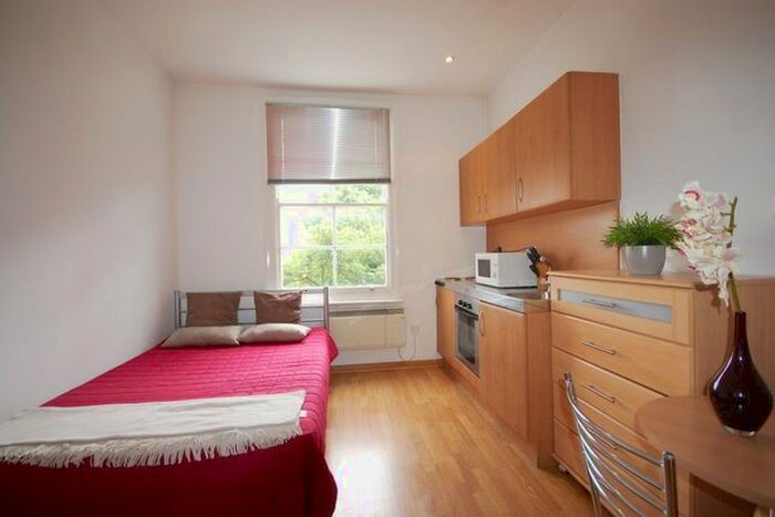 Studio To Rent In Linden Gardens, Notting Hill W2