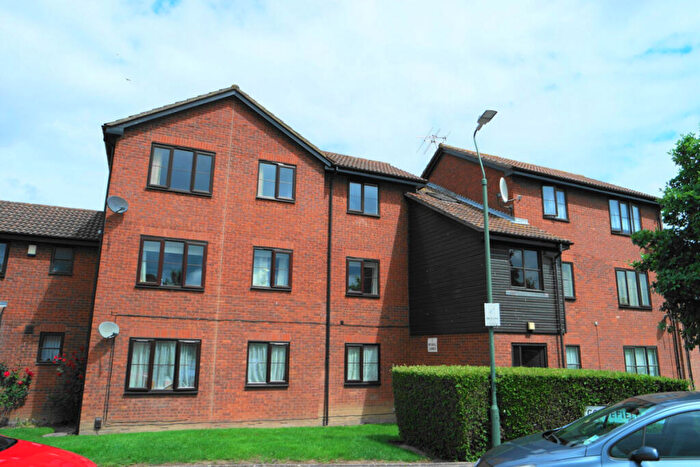 2 Bedroom Flat To Rent In Coptefield Drive, Belvedere, DA17