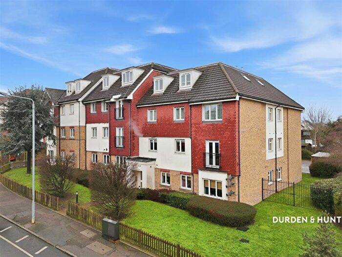 1 Bedroom Flat For Sale In Butts Green Road, Hornchurch, RM11