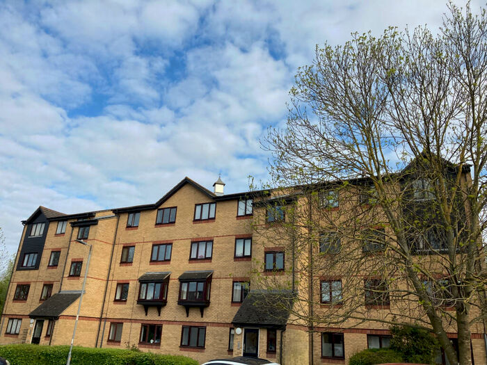 1 Bedroom Flat To Rent In Vange, Basildon, SS16