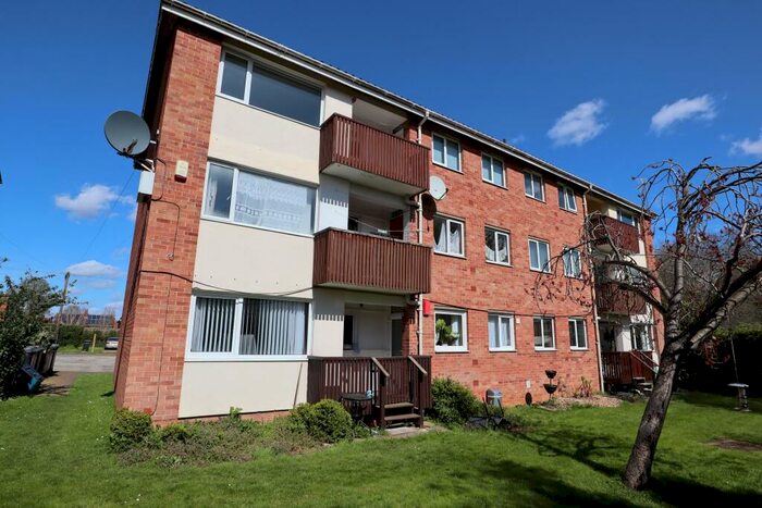 2 Bedroom Flat To Rent In Khormaksar Drive, Nocton, LN4
