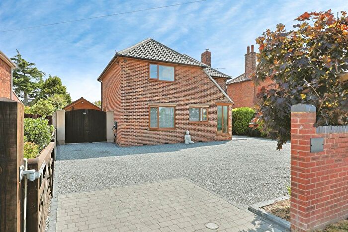 3 Bedroom Detached House For Sale In Cromer Road, Norwich, NR6