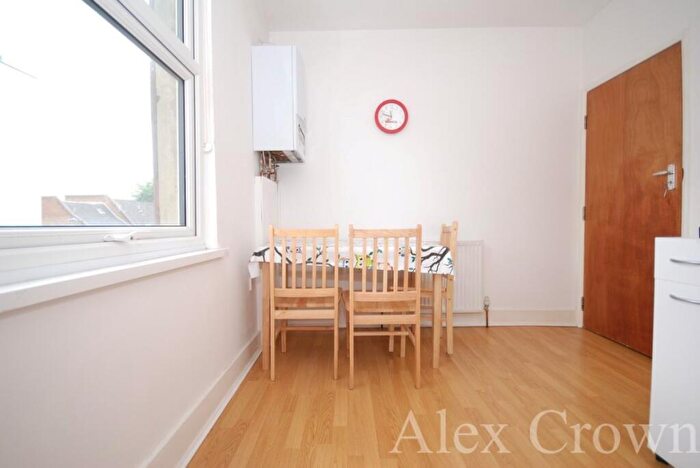 2 Bedroom Flat To Rent In Mackenzie Road, Caledonian Road, N7