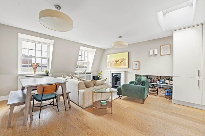 3 Bedroom Flat To Rent In Tachbrook Street, Pimlico, SW1V