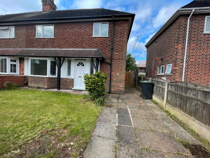 3 Bedroom Semi-Detached House To Rent In Scrivelsby Gardens, Chilwell, NG9