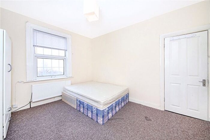 1 Bedroom Flat To Rent In King Edward's Road, London, E9
