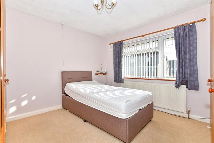 3 Bedroom End Of Terrace House For Sale In Lubbock Close, Maidstone, Kent, ME15