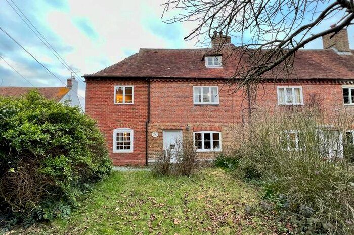 2 Bedroom End Of Terrace House For Sale In Warehorne, Ashford, TN26