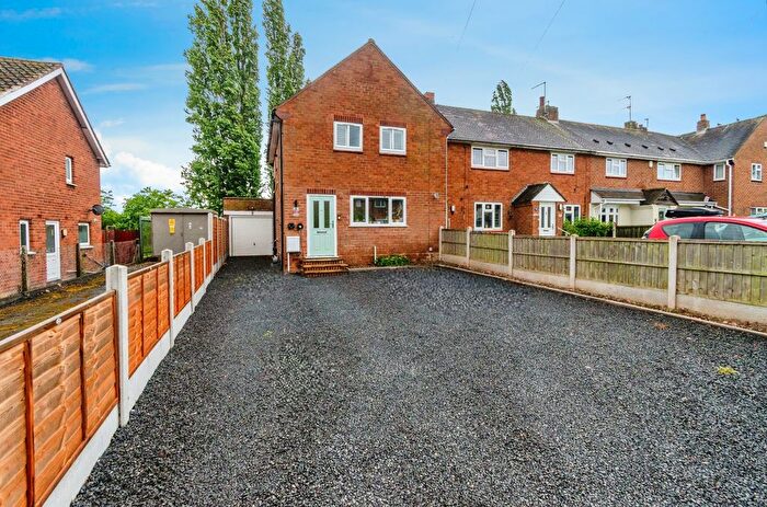 3 Bedroom End Of Terrace House For Sale In Joeys Lane, Wolverhampton, WV8