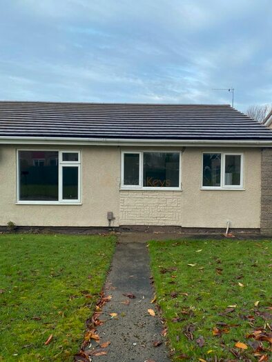 3 Bedroom Bungalow To Rent In West Thorns Walk, Whickham, Newcastle Upon Tyne, Tyne And Wear, NE16