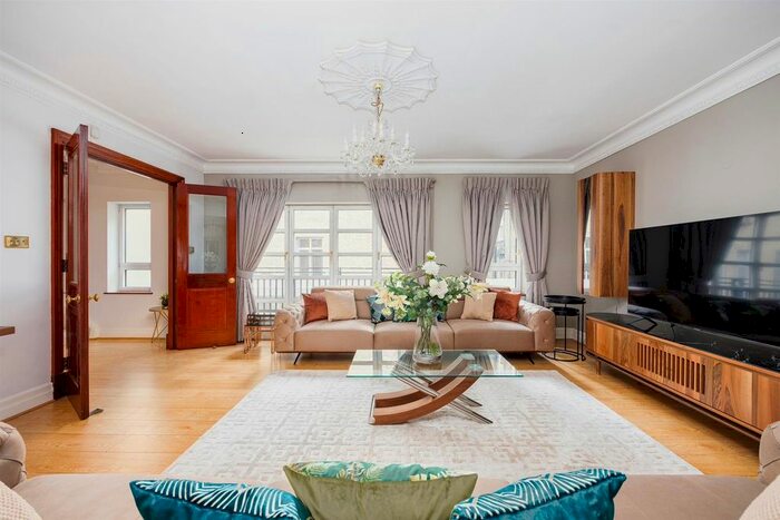 5 Bedroom Town House To Rent In Brick Street, Mayfair, London, W1J