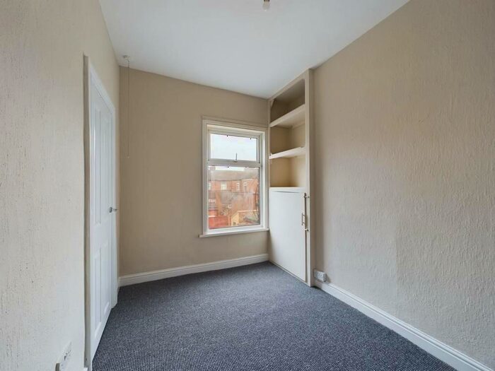 2 Bedroom Terraced House For Sale In Buckingham Street, HU8