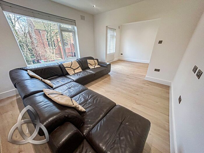 3 Bedroom Flat To Rent In Platts Lane, London, NW3