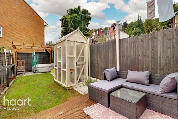 2 Bedroom Terraced House To Rent In Lumsden Terrace, Chatham, ME4