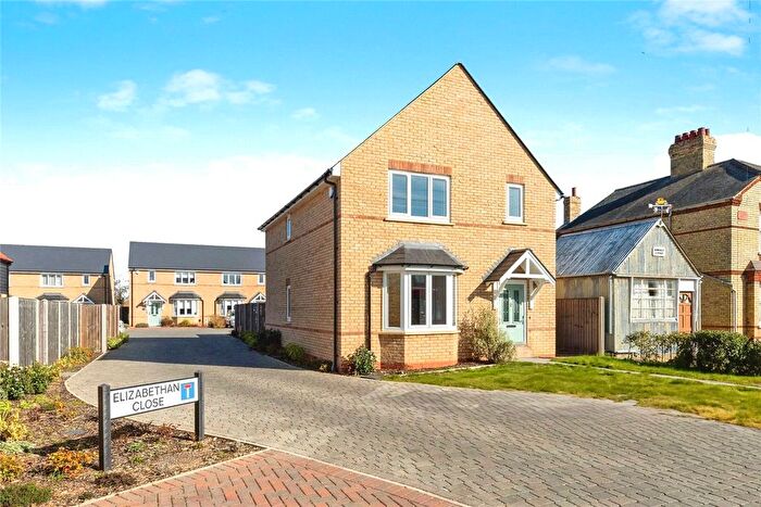 3 Bedroom Detached House For Sale In Elizabethan Close, Sandy, Bedfordshire, SG19