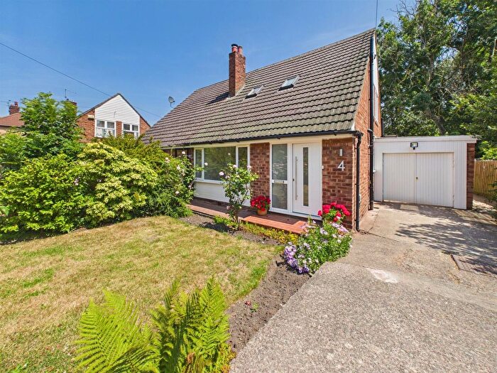 3 Bedroom Semi Detached Bungalow For Sale In Bank Dene, Birkenhead, CH42
