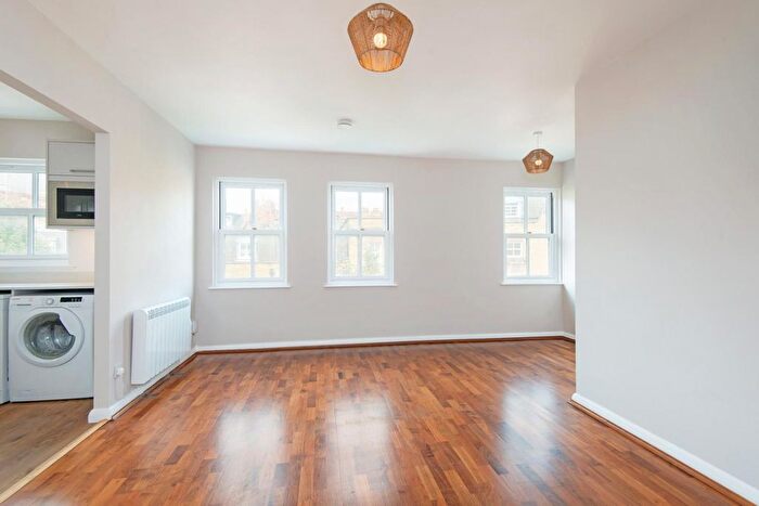 1 Bedroom Flat To Rent In Byron Mews, London, NW3