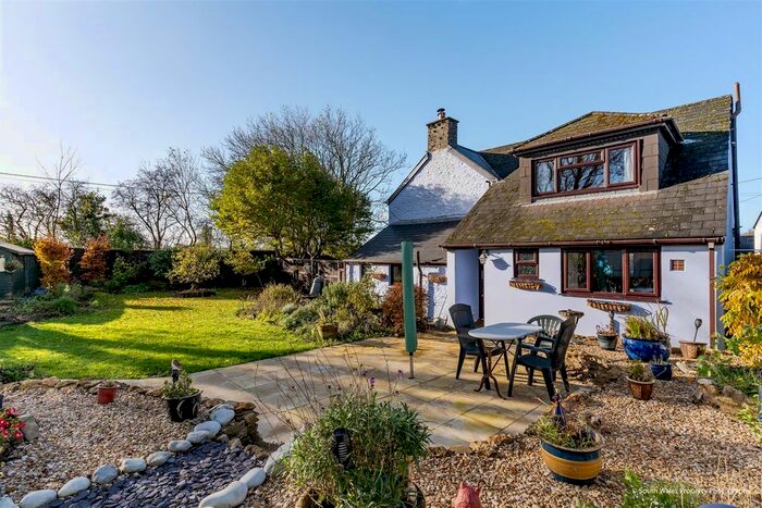 3 Bedroom Detached House For Sale In Treoes, Bridgend, CF35