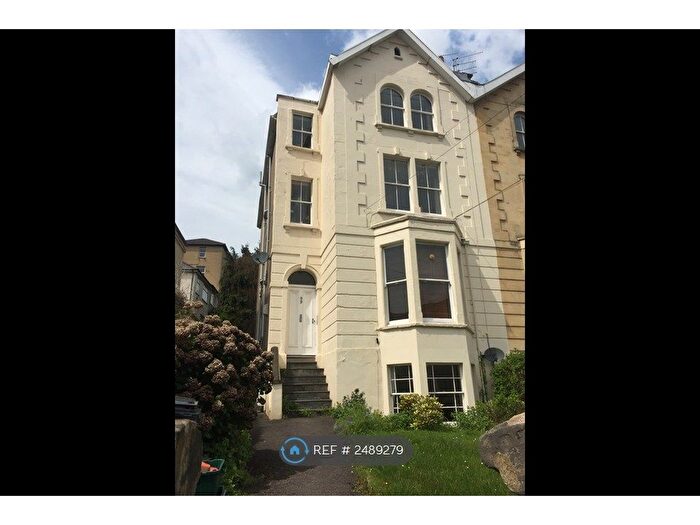 2 Bedroom Flat To Rent In Cotham Brow, Bristol, BS6