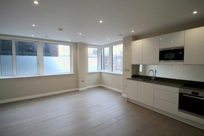 2 Bedroom Flat To Rent In Broadway House, Bromley, BR1