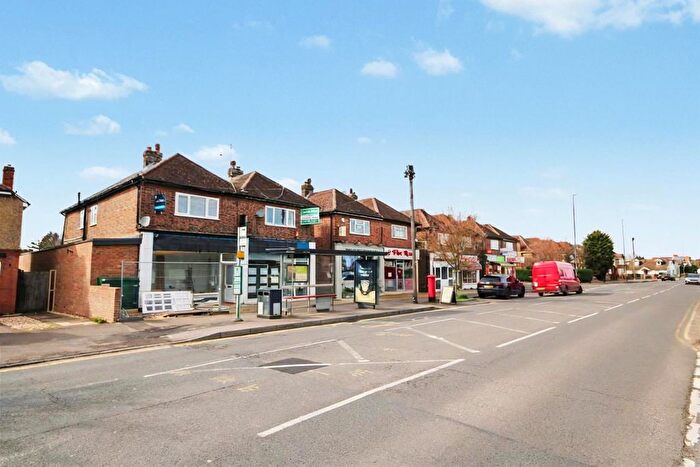 2 Bedroom Flat To Rent In Worplesdon Road, Guildford, GU2