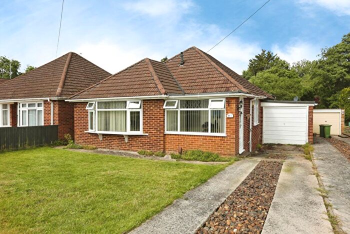 3 Bedroom Bungalow For Sale In Monks Brook Close, Eastleigh, Hampshire, SO50