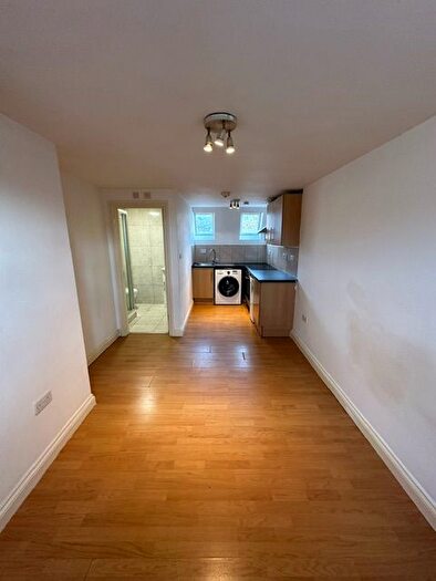 Studio To Rent In Ickenham Road, Ruislip, HA4