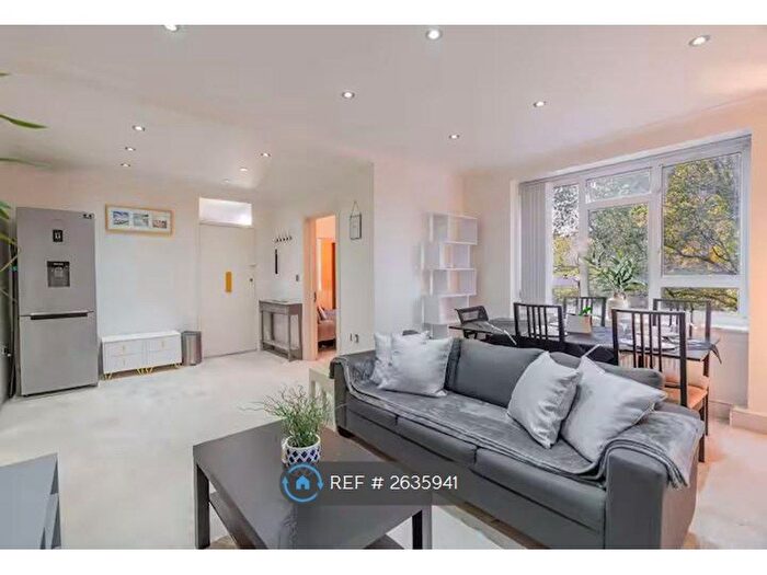 3 Bedroom Flat To Rent In Charlbert Court, St John's Wood, NW8