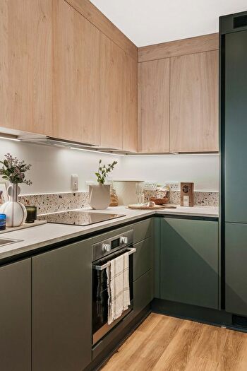 1 Bedroom Flat For Sale In Heybourne Park, Clayton Field, London, NW9