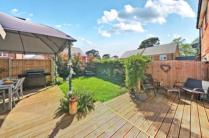 3 Bedroom Semi-Detached House For Sale In Farrier Way, Fontwell, BN18