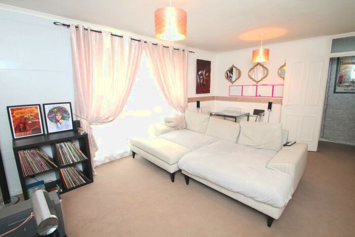 1 Bedroom Flat To Rent In Devis Court, Albemarle Road, BR3