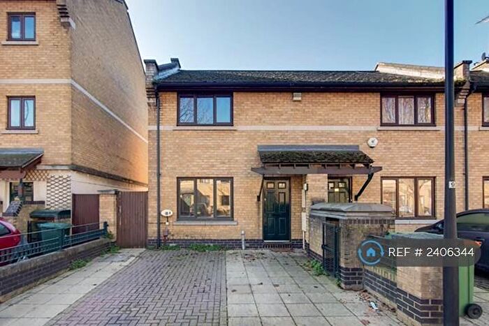 3 Bedroom Terraced House To Rent In Hanover Avenue, London, E16