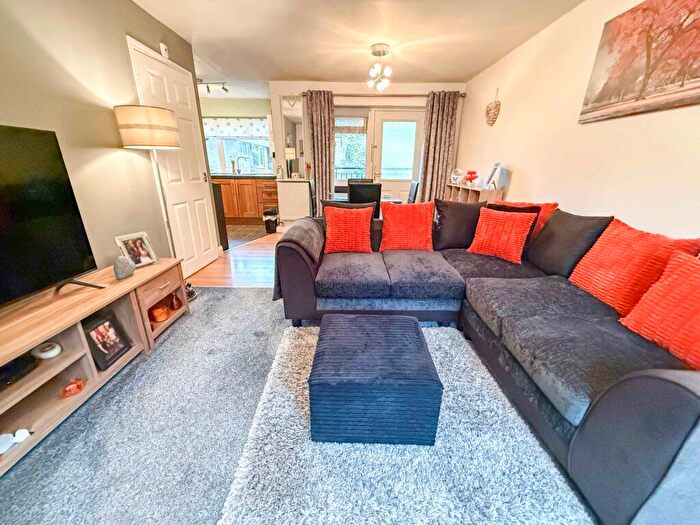 2 Bedroom Flat For Sale In Grange Road, Whitworth, Rochdale, OL12