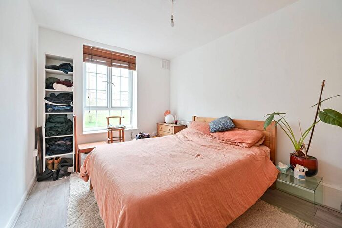 1 Bedroom Flat To Rent In Dog Kennel Hill, East Dulwich, London, SE22