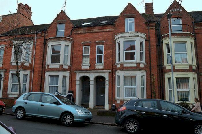 2 Bedroom Flat To Rent In St. Michaels Avenue, Northampton, NN1