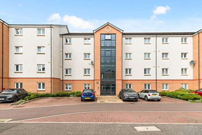 2 Bedroom Flat For Sale In Harbour Way, Alloa, FK10