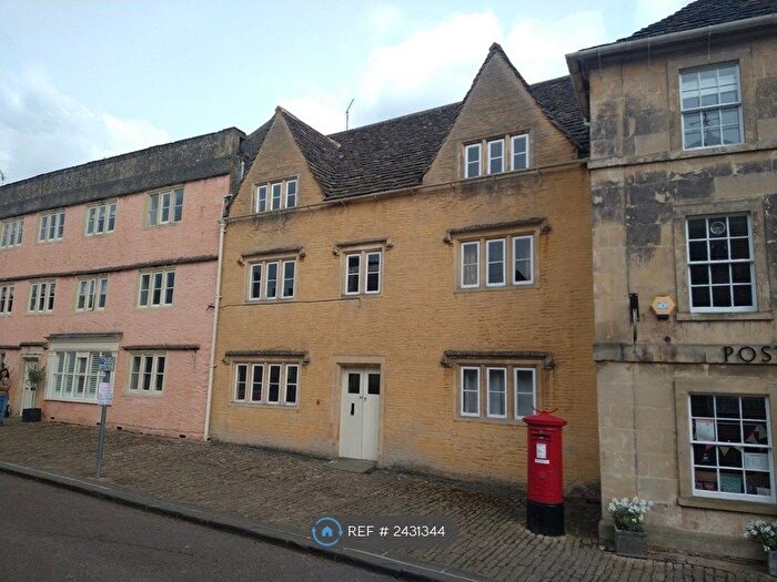 3 Bedroom Flat To Rent In High Street, Corsham, SN13
